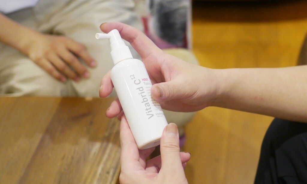 美容師だって薄毛に悩む プロが実践する育毛ケアとビタブリッドc注目ポイント 美容と健康とビタミンc