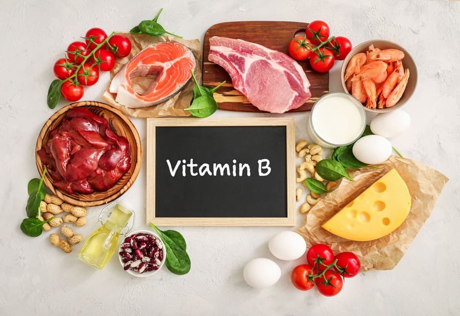B12 食品 ビタミン 多い ビタミンB12の効果と多く含む食品！欠乏してしまうとどんな症状が出る？