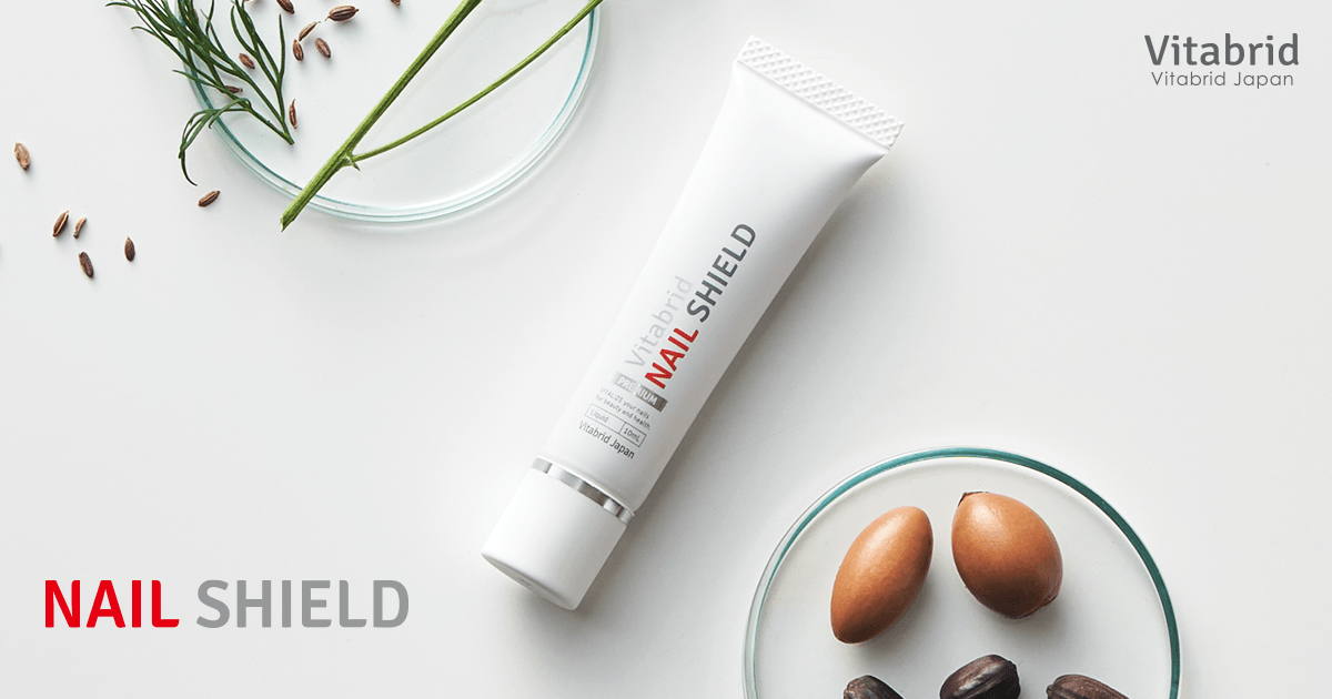 一瞬で、爪をなめらかに〉ネイルシールドプレミアムで傷んだ爪を瞬間